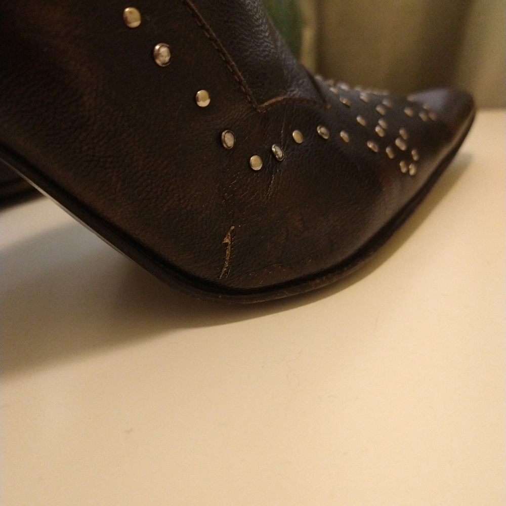 Boots - Picture 4 of 5